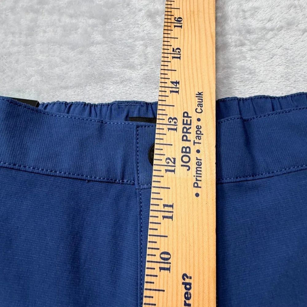 Banana Republic Mens Comfort Flat Front Shorts Blue Stretch Wicking Size 38
